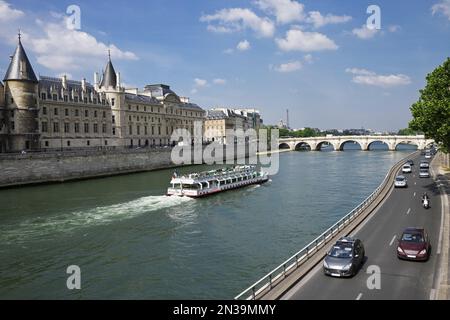 La Seine et Pont Neuf, Palais de justice et la Conciergerie, Paris, Ile-de-France, France Banque D'Images