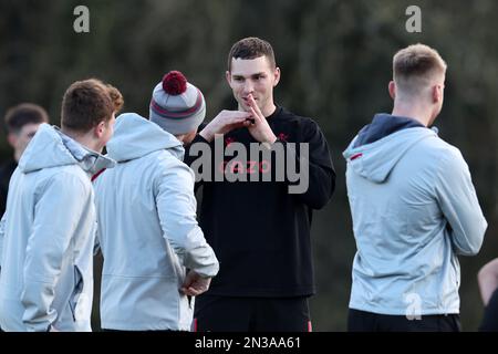 Cardiff, Royaume-Uni. 07th févr. 2023. George North of Wales gestes lors de la session d'entraînement de rugby au pays de Galles, Vale of Glamorgan, le mardi 7th février 2023. L'équipe se prépare pour le match de championnat Guinness des six nations contre l'Écosse ce week-end . photo par Andrew Orchard/Andrew Orchard sports photographie/ Alamy Live News crédit: Andrew Orchard sports photographie/Alamy Live News Banque D'Images