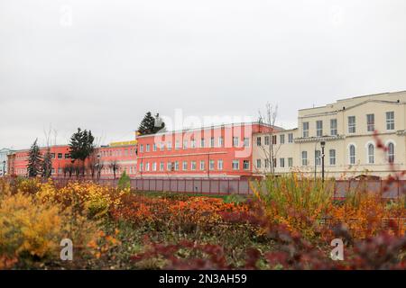 Jardin du Kremlin, remblai de Kazan, rivière UPA, vue sur la ville de Tula sur l'usine d'armes Banque D'Images