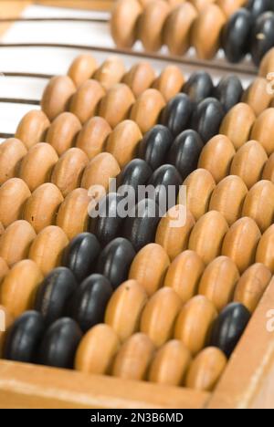 Calculatrice rétro – ancien cadre de comptage en bois Banque D'Images