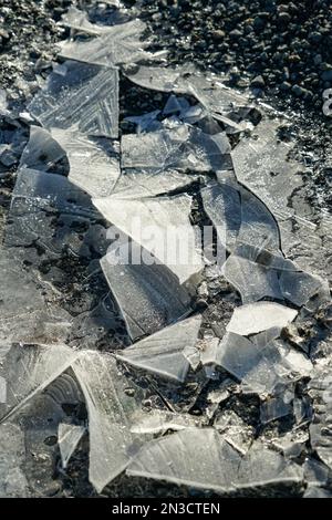 Des éclats de glace fissurée dans les rues; Sitka, Alaska, États-Unis d'Amérique Banque D'Images