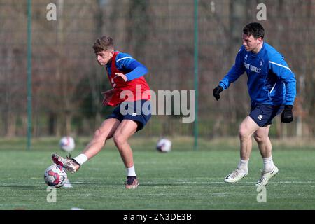 Louis Stephenson de Hartlepool s'est Uni en action avec Connor Jennings lors de l'entraînement de Hartlepool au château de Maiden, à Durham, le mardi 7th février 2023. (Photo : Mark Fletcher | ACTUALITÉS MI) Credit: MI News & Sport /Alamy Live News Banque D'Images