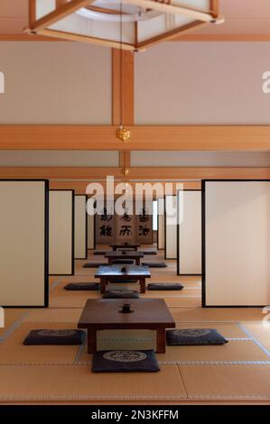 L'intérieur du temple de Jochi-in, un lieu d'hébergement populaire pour les pèlerins et les visiteurs de Koyasan, au Japon. Banque D'Images