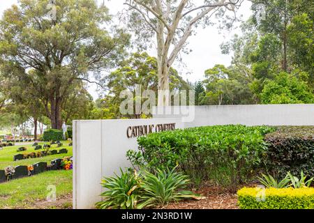 Cimetière catholique à la nécropole du cimetière Rookwood à Sydney, le plus grand et le plus ancien cimetière d'Australie, Australie Banque D'Images