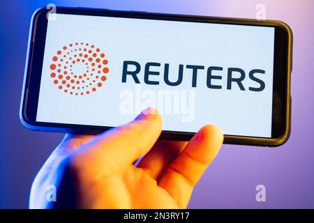 Pologne. 07th févr. 2023. Dans cette illustration, un logo de l'agence Reuters News apparaît sur un smartphone. Crédit : SOPA Images Limited/Alamy Live News Banque D'Images