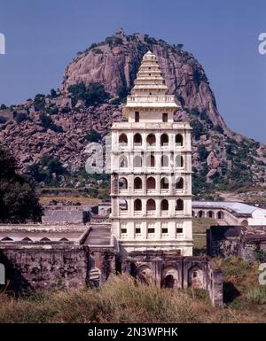 7th histoire Kalyana Mahal, le plus impressionnant dans Rajagiri dans le fort de Gingee 13th siècle construit par Ananda Kone, Tamil Nadu, Inde, Asie Banque D'Images