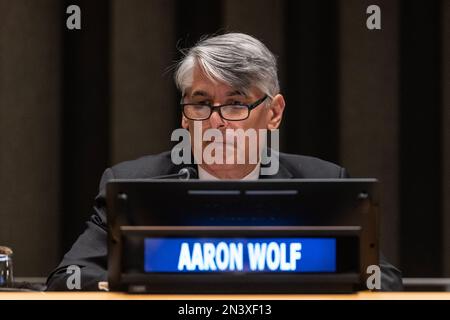 New York, États-Unis. 07th févr. 2023. Aaron Wolf Professeur de géographie au Collège des sciences de la terre, de l'océan et de l'atmosphère de l'Université d'État de l'Oregon assiste à un briefing scientifique sur l'économie de l'eau au Siège de l'ONU (photo de Lev Radin/Pacific Press) Credit: Pacific Press Media production Corp./Alay Live News Banque D'Images