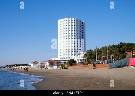'Edoardo Agnelli' Seaside Hostel (l'ancienne Tour Balilla, plus tard connue sous le nom de Tour Fiat) Marina di Massa, 1933 Banque D'Images