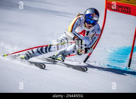 Courchevel, France. 08th févr. 2023. Ski alpin: Championnat du monde, Super G, femmes: Emma Aicher, Allemagne, sur le parcours. Les Championnats du monde de ski se tiendront à Courchevel et à Méribel dans les Alpes françaises. Credit: Michael Kappeller/dpa/Alay Live News Banque D'Images