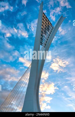 Vue sur le Ponte Ennio Flaiano au coucher du soleil, Pescara, Italie Banque D'Images