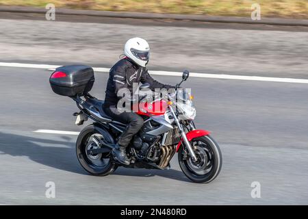 YAMAHA XJ6 vélo, quatre temps transversal quatre cylindres, DACT ; sur l'autoroute M61 Manchester, Royaume-Uni Banque D'Images