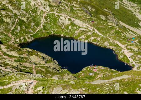 Vue aérienne sur les Lacs des Chéserys. Banque D'Images