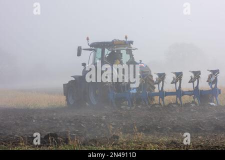 Maldon, Royaume-Uni. 08th févr. 2023. Maldon Essex 8th février 2023 météo britannique brouillard épais au Doe Show 63rd annuel des machines agricoles à Maldon Essex crédit: Ian Davidson/Alamy Live News Banque D'Images