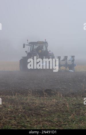 Maldon, Royaume-Uni. 08th févr. 2023. Maldon Essex 8th février 2023 météo britannique brouillard épais au Doe Show 63rd annuel des machines agricoles à Maldon Essex crédit: Ian Davidson/Alamy Live News Banque D'Images