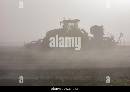 Maldon, Royaume-Uni. 08th févr. 2023. Maldon Essex 8th février 2023 météo britannique brouillard épais au Doe Show 63rd annuel des machines agricoles à Maldon Essex crédit: Ian Davidson/Alamy Live News Banque D'Images