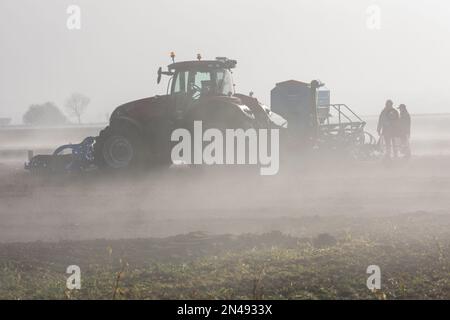 Maldon, Royaume-Uni. 08th févr. 2023. Maldon Essex 8th février 2023 météo britannique brouillard épais au Doe Show 63rd annuel des machines agricoles à Maldon Essex crédit: Ian Davidson/Alamy Live News Banque D'Images