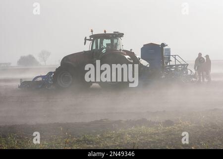 Maldon, Royaume-Uni. 08th févr. 2023. Maldon Essex 8th février 2023 météo britannique brouillard épais au Doe Show 63rd annuel des machines agricoles à Maldon Essex crédit: Ian Davidson/Alamy Live News Banque D'Images