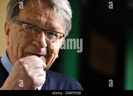 PHOTO DU DOSSIER: Miroslav Ciro Blajevic, expert croate en football, ancien entraîneur de Suisse, Croatie, Iran et Bosnie-Herzégovine pose pour un portrait à Zagreb, Croatie sur 3 décembre 2021. Le légendaire entraîneur de football croate Miroslav 'Ciro' Blazevic, qui a mené la Croatie à la coupe du monde 1998 en France, est décédé mercredi à l'âge de 87 ans, deux jours avant son anniversaire de 88th. Blazevic meurt à Zagreb après une longue bataille contre le cancer de la prostate. Photo: Davorin Visnjic/PIXSELL Banque D'Images