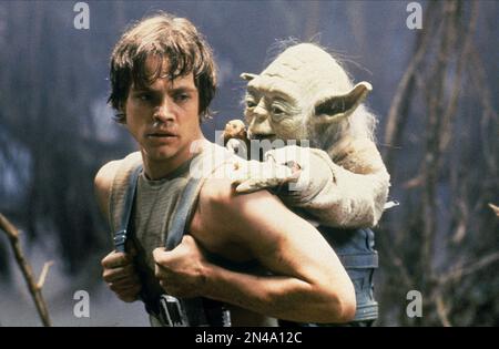 L'Empire contre-attaque Star Wars Luke Skywalker & Yoda Banque D'Images