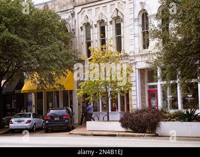 Boutiques modernes dans des bâtiments historiques du centre-ville de Congress Avenue, Austin, Texas Banque D'Images