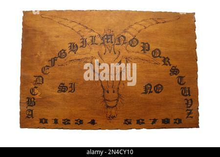 panneau ouija en bois pyrographique Banque D'Images