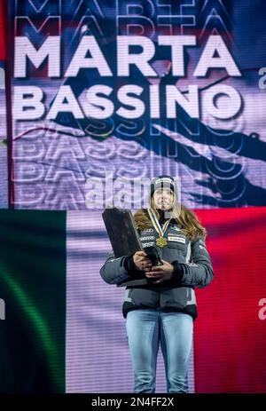 Courchevel, France. 08th févr. 2023. Ski alpin: Championnat du monde, Super G, femmes: Marta Bassino, Italie, avec la médaille d'or à la cérémonie de remise des prix. Les Championnats du monde de ski se tiennent à Courchevel et à Méribel dans les Alpes françaises. Credit: Michael Kappeller/dpa/Alay Live News Banque D'Images