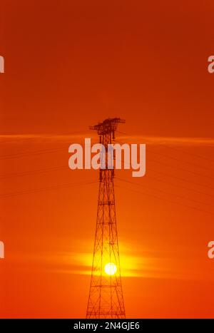 Pylône DE TRANSMISSION ÉLECTRIQUE HAUTE TENSION Banque D'Images