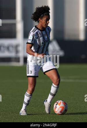 Vinovo, Italie, 4th février 2023. Sara Gama de Juventus pendant le match série A Femminile au Centre d'entraînement de Juventus, Turin. Le crédit photo devrait se lire: Jonathan Moscrop / Sportimage Banque D'Images