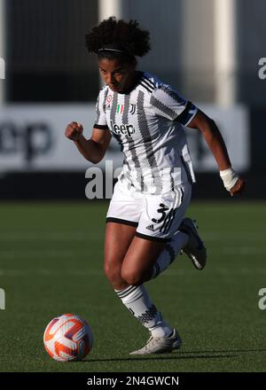 Vinovo, Italie, 4th février 2023. Sara Gama de Juventus pendant le match série A Femminile au Centre d'entraînement de Juventus, Turin. Le crédit photo devrait se lire: Jonathan Moscrop / Sportimage Banque D'Images