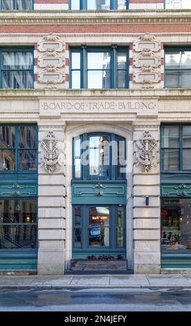 Boston Custom House District: Le bâtiment de la Chambre de commerce est richement décoré avec des symboles maritimes. Il se trouve de l'autre côté de India Street depuis Custom House. Banque D'Images