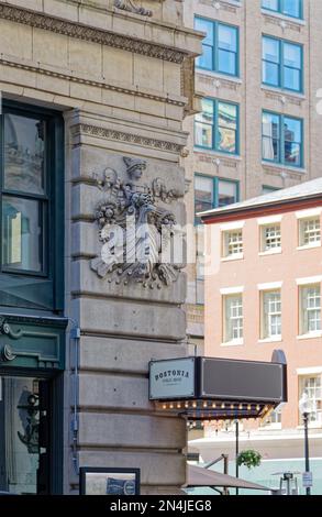 Boston Custom House District: Le bâtiment de la Chambre de commerce est richement décoré avec des symboles maritimes. Il se trouve de l'autre côté de India Street depuis Custom House. Banque D'Images