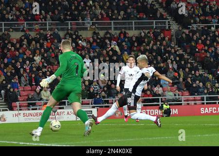 Sunderland, Royaume-Uni. 8th février 2023Fulham le FC Andreas Pereira machines à sous Home Fulhams deuxième but pendant la FA Cup 4th Round Replay entre Sunderland et Fulham au Stade de Light, Sunderland, le mercredi 8th février 2023. (Photo : Scott Llewellyn | MI News) Credit: MI News & Sport /Alay Live News Banque D'Images