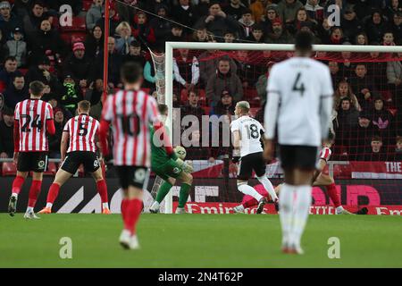 Sunderland, Royaume-Uni. 8th Andreas Pereira, de février 2023Fulham, marque son deuxième but lors de la quatrième manche de la coupe FA entre Sunderland et Fulham au stade de Light, Sunderland, le mercredi 8th février 2023. (Photo : Mark Fletcher | ACTUALITÉS MI) Credit: MI News & Sport /Alamy Live News Banque D'Images