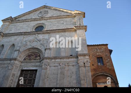 Italie / Toscane photo de ville médiévale à Montepulciano (église Sant'Agostino) Banque D'Images