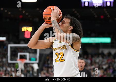 Pavillon Amica Mutual. 8th févr. 2023. Rhode Island, États-Unis; Providence Friars Guard Devin carter (22) fait la queue pendant la première moitié contre les Hoyas de Georgetown au pavillon Amica Mutual. Crédit obligatoire: Eric Canha-USA TODAY Sports. Crédit : csm/Alay Live News Banque D'Images