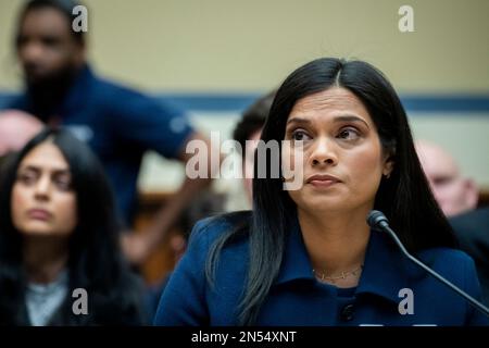 Vijaya Gadde, ancien conseiller juridique en chef Twitter, répond aux questions posées lors d'une audience du Comité de surveillance et de responsabilisation de la Chambre des communes intitulée « protéger le discours contre l'ingérence gouvernementale et les préjugés sur les médias sociaux partie 1 : Twitters rôle dans la suppression de l'histoire de Biden Laptop » dans le Rayburn House Office Building à Washington, DC, Etats-Unis, mercredi, 8 février, 2023. Photo de Rod Lamkey/CNP/ABACAPRESS.COM Banque D'Images