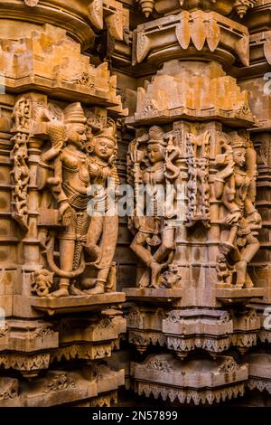 Travail de soulagement artistique, temple de Chandraprabhu Jain dans le fort, Jaisalmer, Jaisalmer, Rajasthan, Inde Banque D'Images