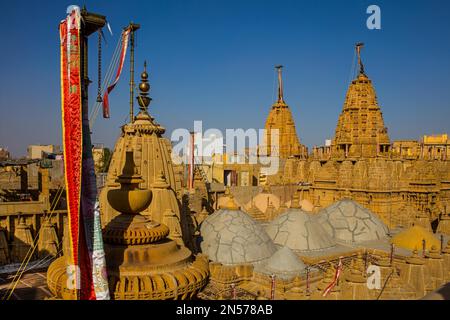 Découvrez plus de 7 temples Jain dans le fort, Jaisalmer, Jaisalmer, Rajasthan, Inde Banque D'Images