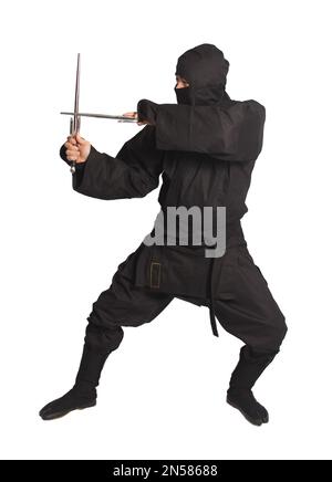 Homme asiatique portant Ninja Martial Arts uniforme isolé sur fond blanc Banque D'Images