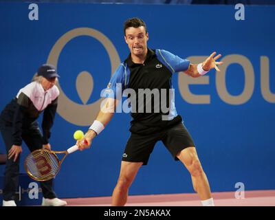 Roberto Bautista-Agut (SPA) en action contre Arthur fils (FRA) lors de l'Open Sud de France 2023, ATP 250 tournoi de tennis sur 8 février 2023 au Sud de France Arena à Pérols près de Montpellier, France - photo Patrick Cannaux / DPPI Banque D'Images