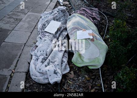 Hatay, Turquie. 02nd janvier 2020. Cadavres vus à gauche sur le côté de l'épave à la suite du tremblement de terre. La Turquie a connu le plus grand tremblement de terre de ce siècle dans la région frontalière avec la Syrie. Le tremblement de terre a été mesuré à une magnitude de 7,7. (Photo de Murat Kocabas/SOPA Images/Sipa USA) crédit: SIPA USA/Alay Live News Banque D'Images