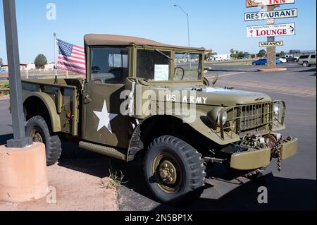 Un vieux camion militaire de pick-up Dodge M37 vert avec l'étoile blanche des États-Unis ARMÉE Banque D'Images