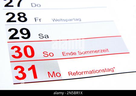 Calendrier de l'année 2022 en allemand, fin de l'été, jour de la réforme Banque D'Images