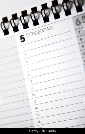 calendrier du bureau en allemand, jeudi 5 Banque D'Images