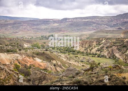 Formations rocheuses dans la vallée de Kepez Sarica, Cappadoce, Turquie Banque D'Images