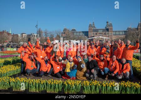 Volontaires à la Journée nationale des tulipes à Amsterdam, pays-Bas 21-1-2023 Banque D'Images