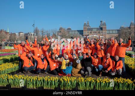 Volontaires à la Journée nationale des tulipes à Amsterdam, pays-Bas 21-1-2023 Banque D'Images