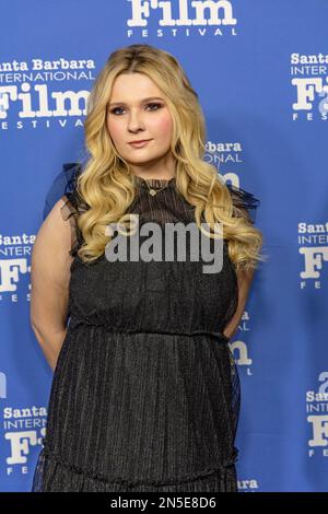 Santa Barbara, États-Unis. 08th févr. 2023. Abigail Breslin arrive au Festival international du film de Santa Barbara 38th la nuit d'ouverture première mondiale de la victime de Miranda au Arlington Theatre à Santa Barbara, Californie, 8 février 2023. (Photo de Rod Rolle/Sipa USA) Credit: SIPA USA/Alay Live News Banque D'Images