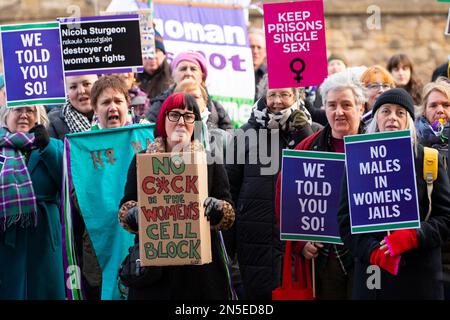 Édimbourg, Écosse, Royaume-Uni. 9 février 2023. Le groupe féministe pour les femmes d'Écosse a organisé un rassemblement contre les hommes qui sont logés dans des prisons féminines en Écosse, en dehors du Parlement écossais. Iain Masterton/Alay Live News Banque D'Images