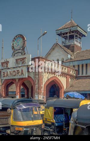 02 04 2007 Bandra Heritage, gare ferroviaire sur Western Railway Bandra Mumbai, Maharashtra, Inde Banque D'Images